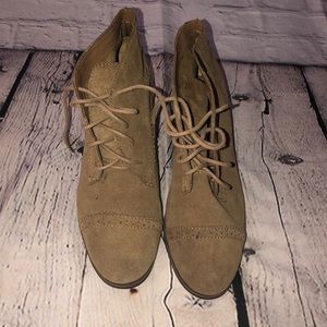 NWOT G.H. Bass&Co Suede Tie-up Bootie